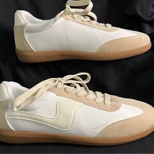 Outwoods Great-1 White and Tan Sneaker Women’s 9